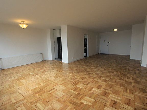 3rd image of 12510 Queens Blvd APT 2108