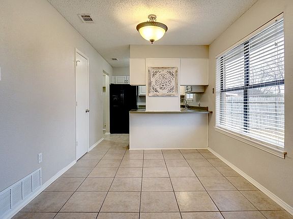 5th image of 405 Indian Crest Dr