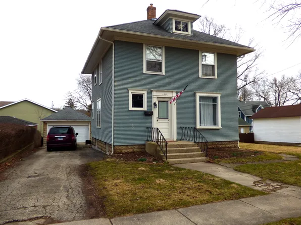 505 S 1st St, Dundee, IL 60118