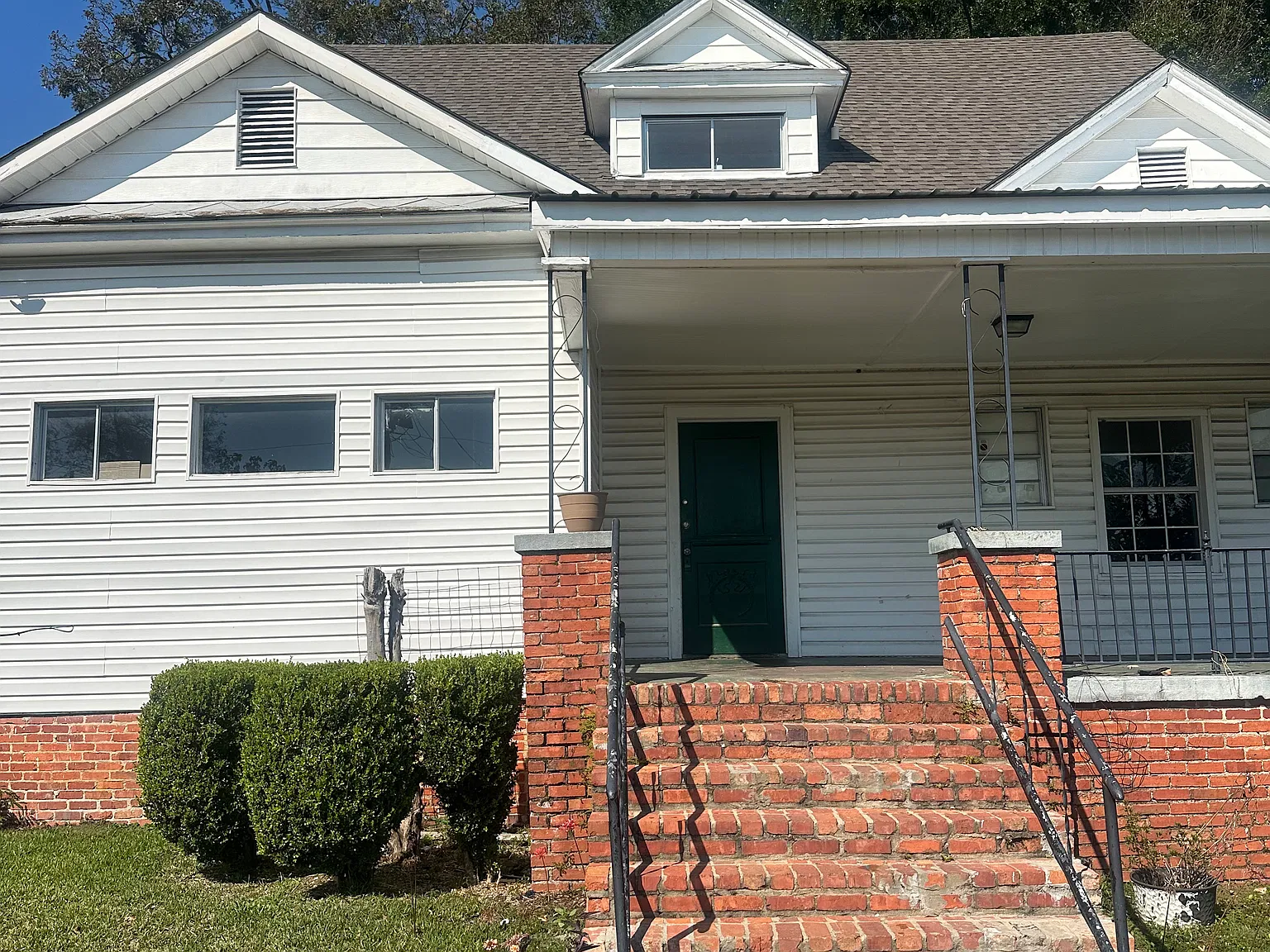 2 bed, $1,200 — Photo 1