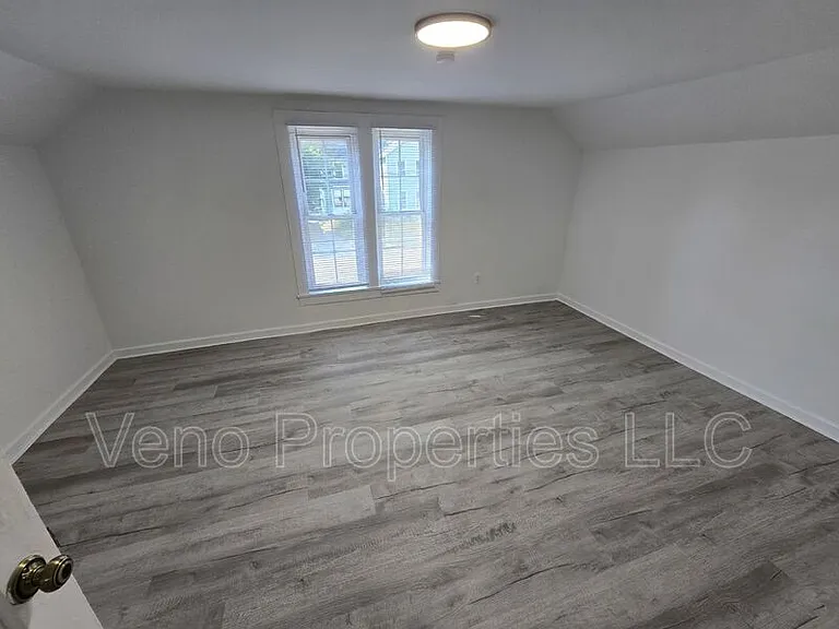 133 Bay St #A — Photo 26