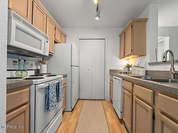 3rd image of 7701 TIMBERLIN PARK Boulevard #713