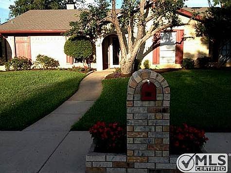 3rd image of 17 Lakewood Dr