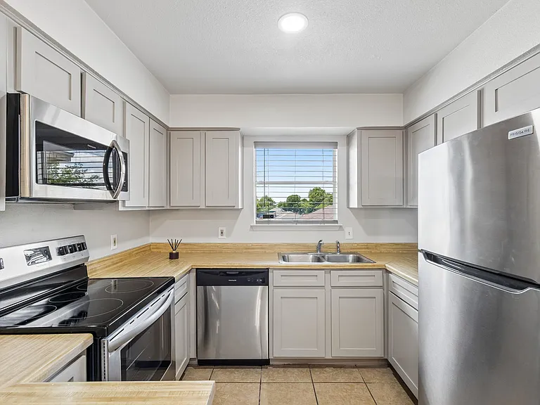 Spacious Kitchen