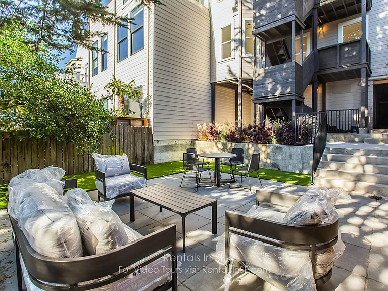 167 Belvedere St — Photo 24