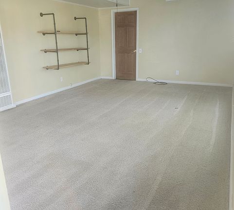 4th image of 820 1/2 Montana Ave #B