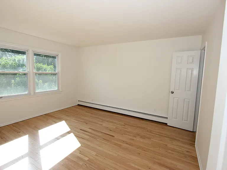 365 E 54th St #2 — Photo 10