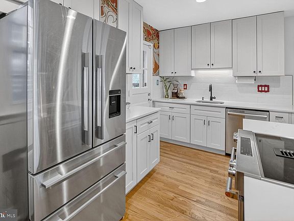 5th image of 3015 Legation St NW