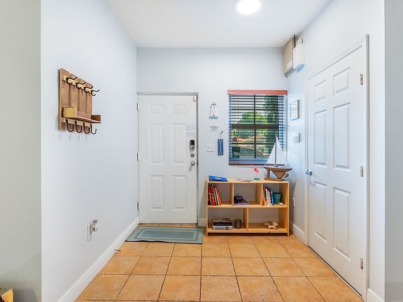 5th image of 3001 SW 22nd Ter #Townhouse 7