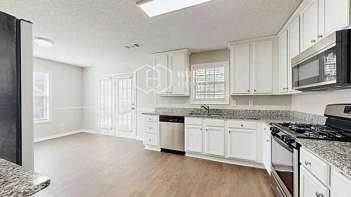 637 Lynchburg St — Photo 9