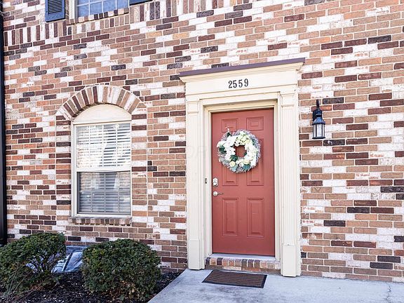 3rd image of 2559 Olde Hill Ct S