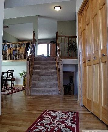 3rd image of 1555 Summit Ave