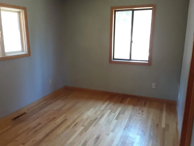 Upstairs bedroom (with large walk-in closet)