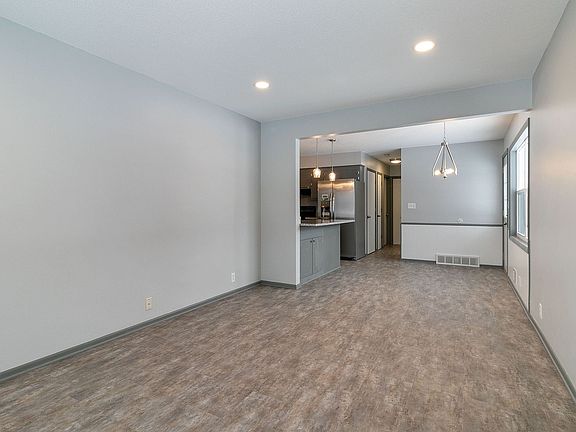 2nd image of 797 Greenway Ave N