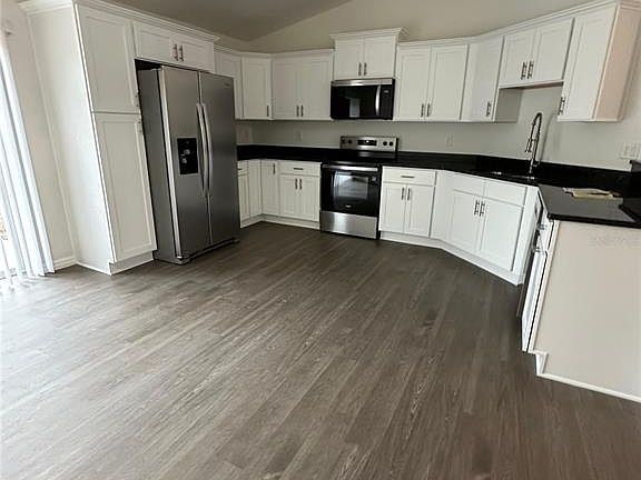 4th image of 64 Ash Rd