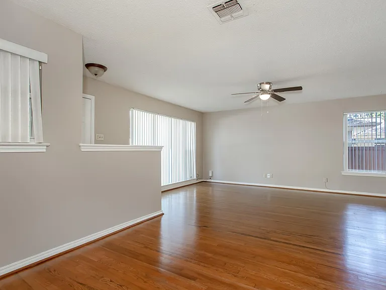 6912 Wake Forrest Dr — Photo 7
