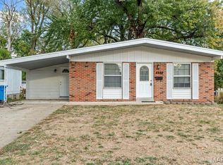 235 Moule Dr, Florissant, MO 63031