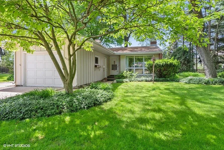 642 Deerpath Rd photo 1