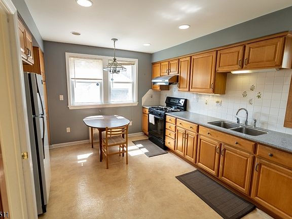 5th image of 30 Carnation St