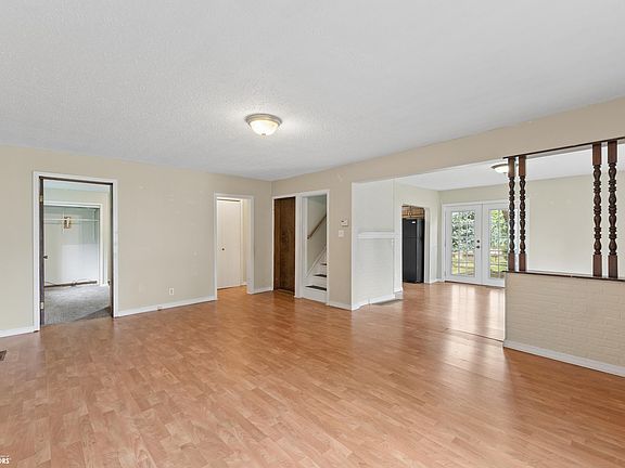 4th image of 346 N 10th St