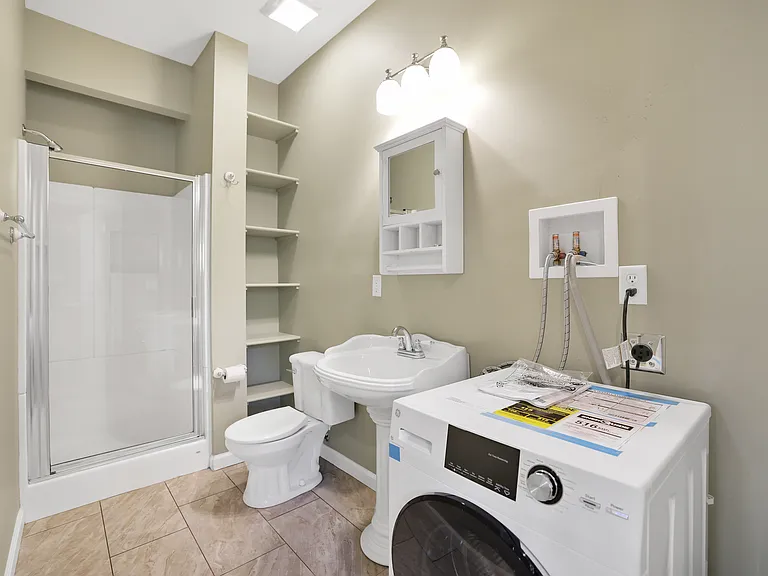 5200-5208 Wilson Ave #5206 — Photo 5
