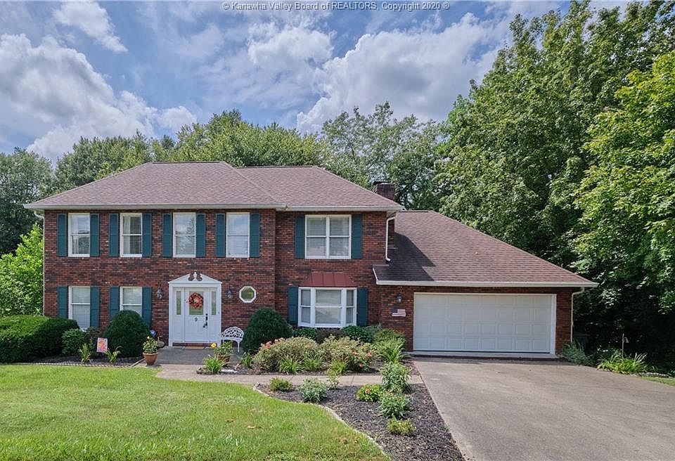 1st image of 9 Fairway Dr