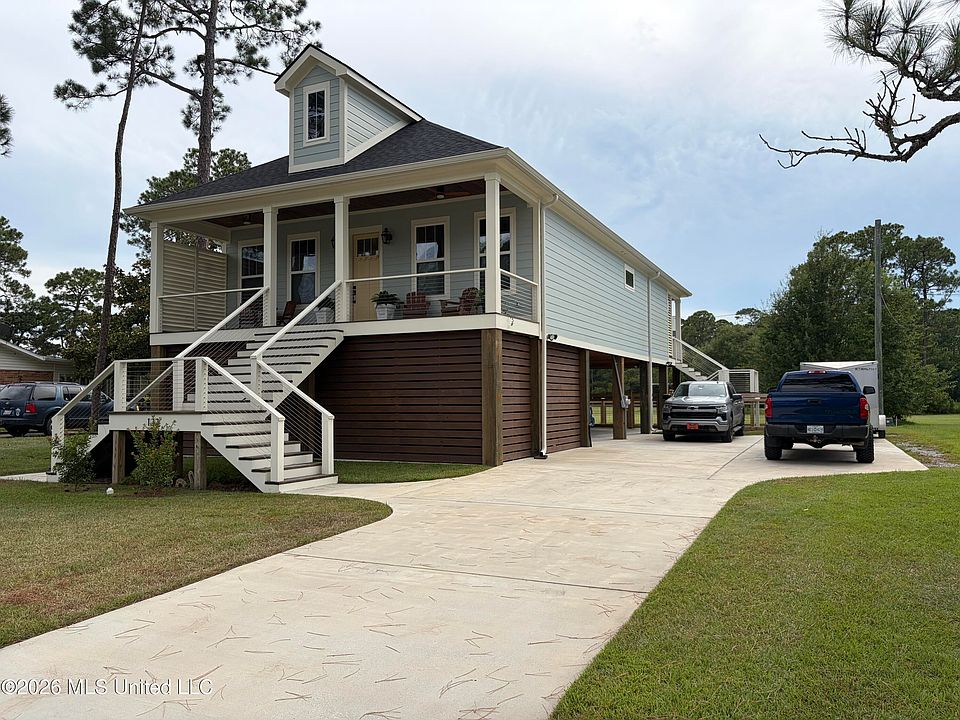 1st image of 133 Fernwood Dr