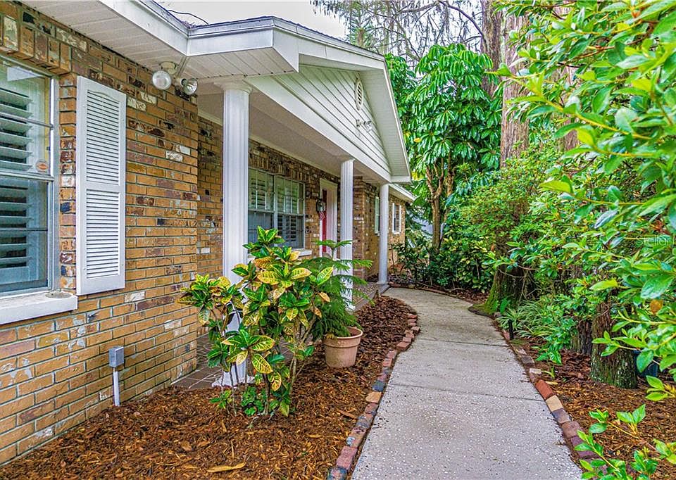 1st image of 18216 Abbey Ln