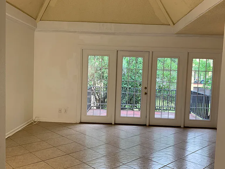 3932 La Mirada Dr N #6 — Photo 3
