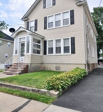 2nd image of 119 Winslow Pl