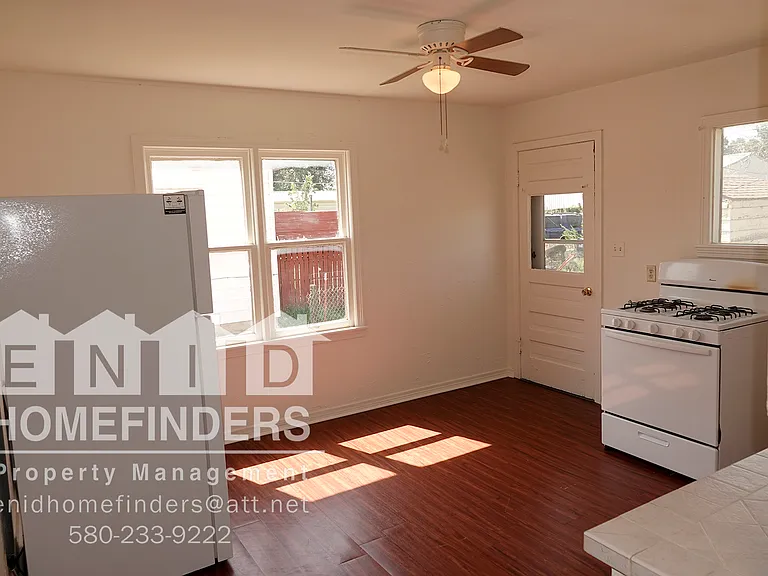 608 W Cherry Ave — Photo 4