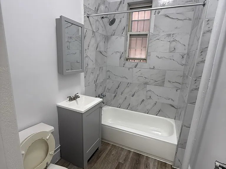 84th Dr — Photo 3