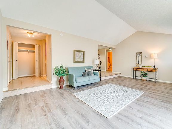 3rd image of 21-5 Great Wood Ct