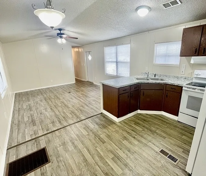 232 Stockton St — Photo 4