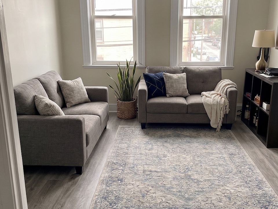 1st image of 154 8th St APT 1