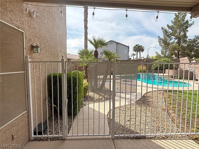 8585 Ebony Hills Way — Photo 47