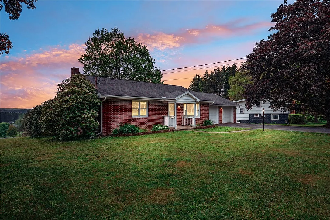 185 Holly Ln photo 1