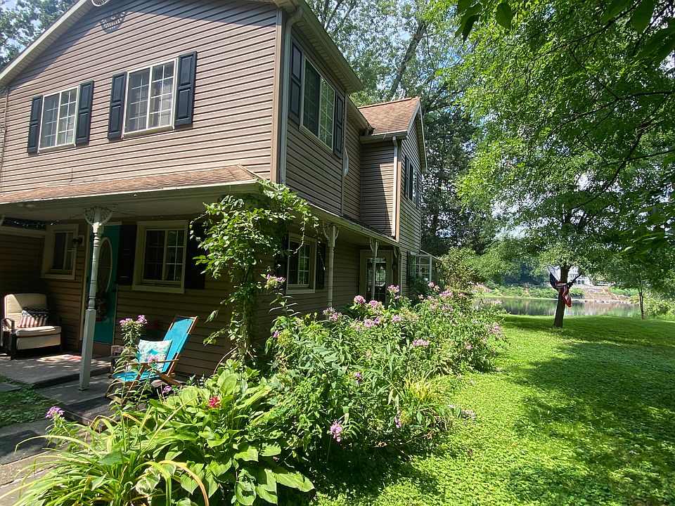 Exterior view of the upper level of Lenape Lodge