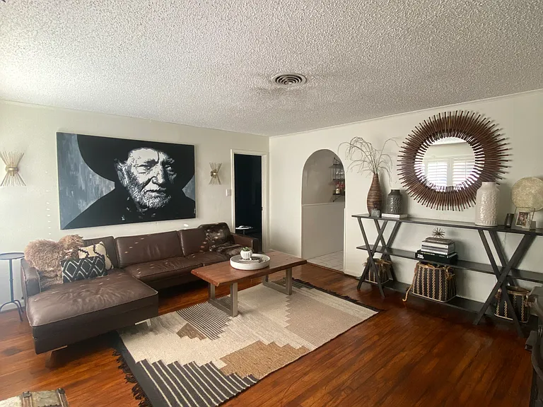 9850 Gooding Dr — Photo 7