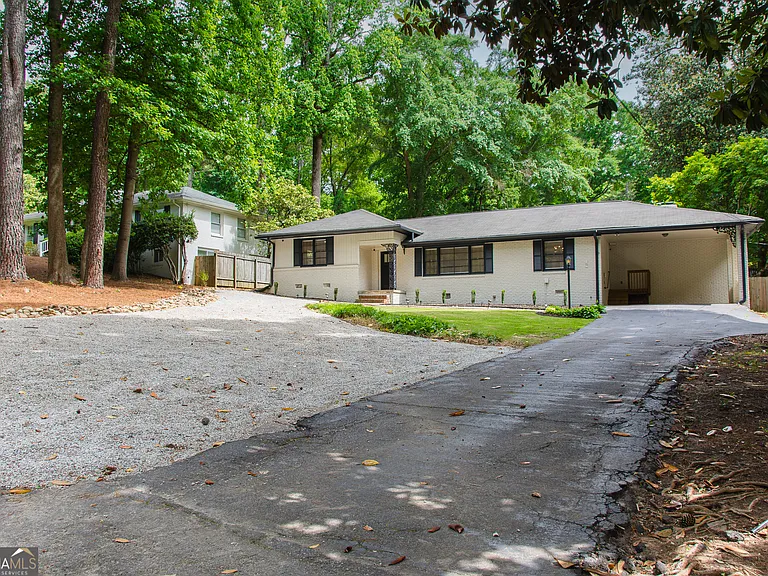 4090 Land O Lakes Dr NE — Photo 4