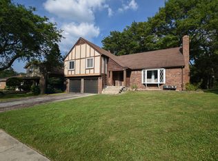 339 N Pioneer Rd, Waukegan, IL 60085