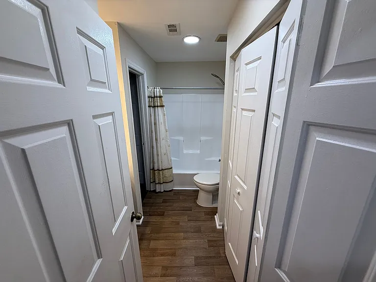 8202 Cedar Glen Dr — Photo 16