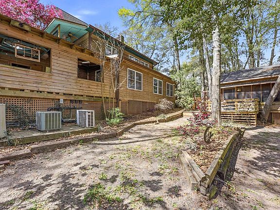 4th image of 34 Clifton Dr.