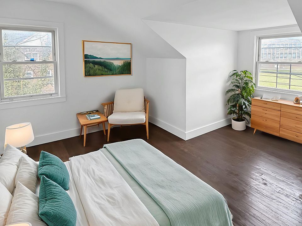 2ND BEDROOM (STAGED)