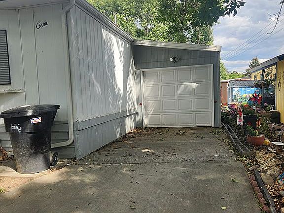 3rd image of 24 Jackie Ln