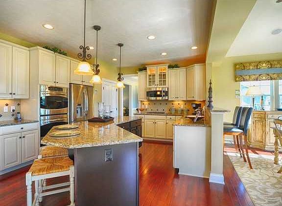 2nd image of 4 W Whitley Ct