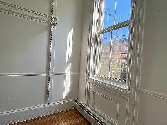 5th image of 354 7th St APT 2