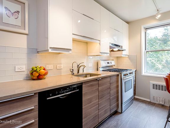 4th image of 2465 Palisade Ave APT 5H