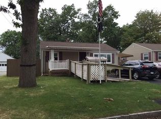 8 Fordham St, Springfield, MA 01104