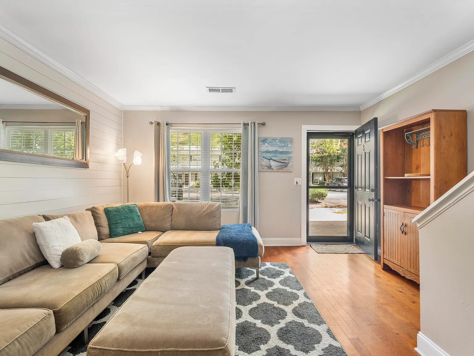 507 Stinson Dr — Photo 2